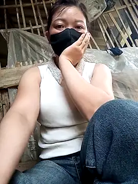 Bling-pusy online show from April 20, 2026, 6:38 am