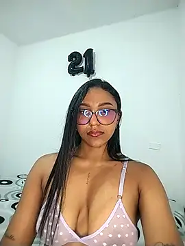 Victoria Gonzalez online show from April 12, 2026, 10:48 pm