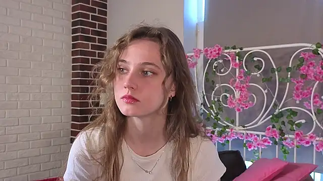 RubieHeiser online show from April 10, 2026, 9:25 am