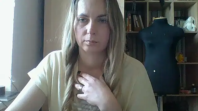 Mollie365 online show from March 12, 2026, 12:33 pm