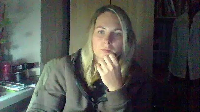 Mollie365 online show from March 31, 2026, 6:52 pm