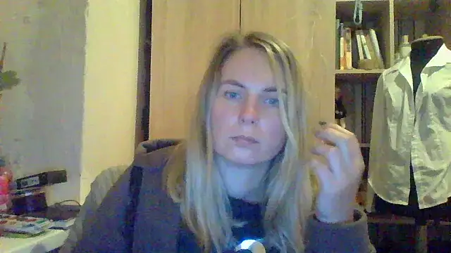 Mollie365 online show from April 1, 2026, 5:32 pm