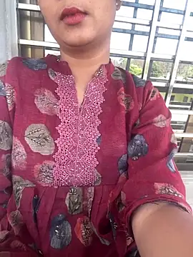 Snapshot of LovelyTrisha chatting on March 9, 2026, 7:34 am LovelyTrisha online show from March 9, 2026, 7:34 am