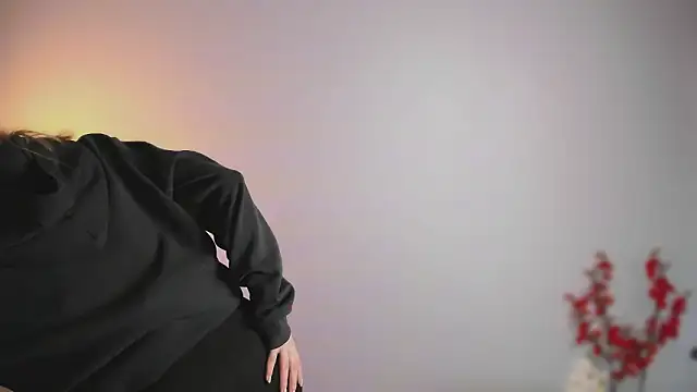 August female online show from March 25, 2026, 2:01 pm