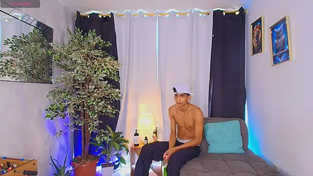 Wild lovers  online show from June 5, 2026, 7:30 pm