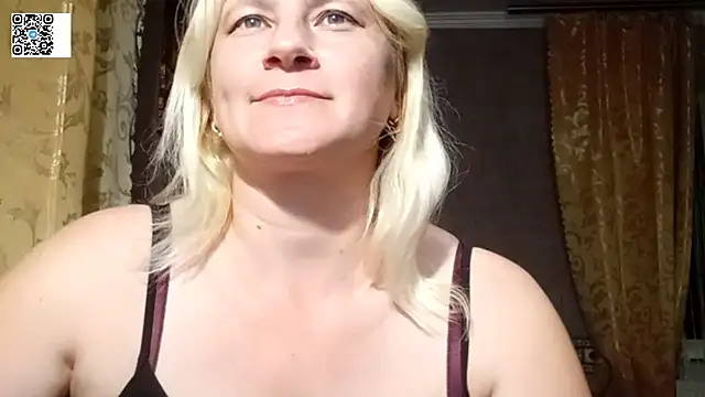 DiamondLady555 online show from June 13, 2026, 7:12 pm