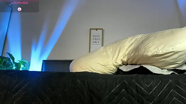 Mateobaer  online show from March 22, 2026, 12:19 pm