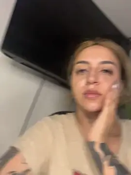 Snapshot of CarolQueen1_ chatting on June 6, 2026, 12:54 pm CarolQueen1 online show from June 6, 2026, 12:54 pm