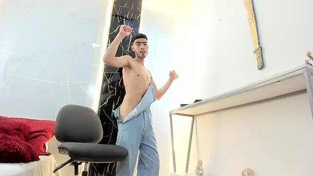 Valentin Lux online show from March 11, 2026, 3:12 am