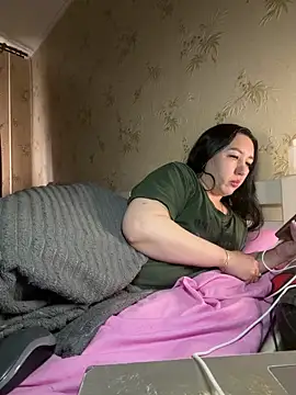 Besthot 2026 online show from April 23, 2026, 12:40 pm