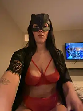 LunaValentina1 online show from April 2, 2026, 10:07 pm