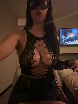 LunaValentina1 online show from May 18, 2026, 9:09 pm