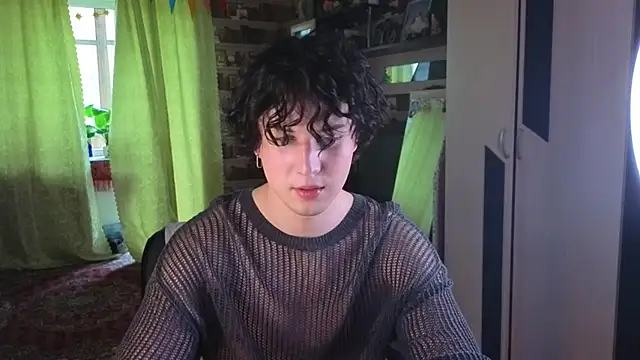 AdrianChill online show from May 5, 2026, 9:28 am