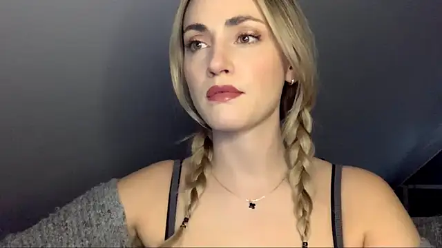 ScarlettSensitive online show from April 20, 2026, 2:20 pm