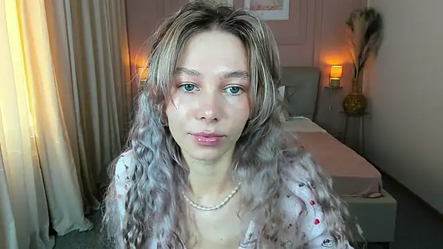 LuluAlis online show from March 14, 2026, 1:49 pm