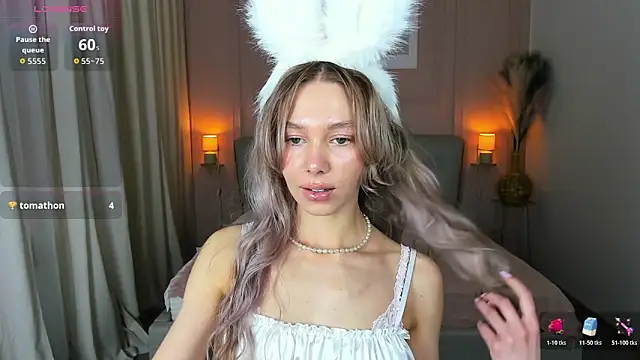 LuluAlis online show from March 19, 2026, 2:43 pm