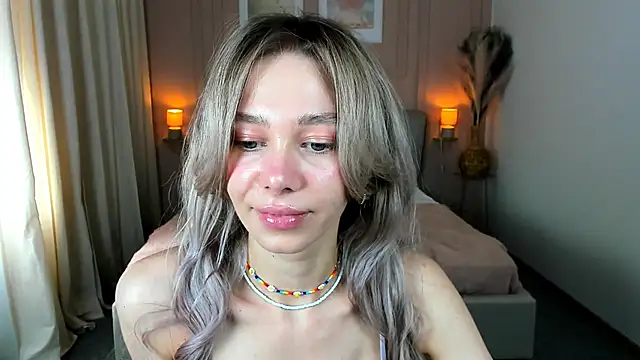 LuluAlis online show from April 25, 2026, 1:41 pm