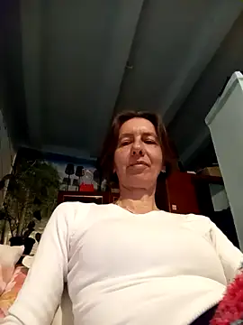 Snapshot of Tania9876 chatting on May 18, 2026, 7:09 pm Tania9876 online show from May 18, 2026, 7:09 pm