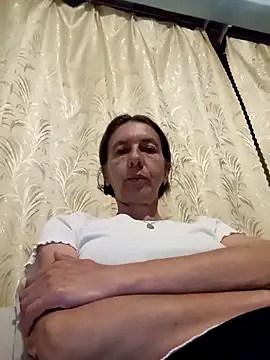 Snapshot of Tania9876 chatting on June 10, 2026, 7:35 pm Tania9876 online show from June 10, 2026, 7:35 pm