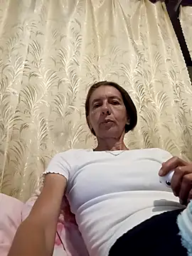 Tania9876 online show from July 28, 2026, 7:39 pm