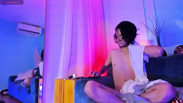 Skinny Mac online show from July 18, 2026, 1:48 pm