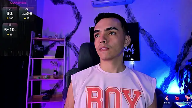 NicoKinggs  online show from March 24, 2026, 12:43 pm