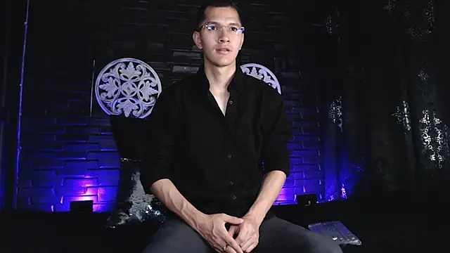 MilanDavid1 online show from April 22, 2026, 5:36 pm