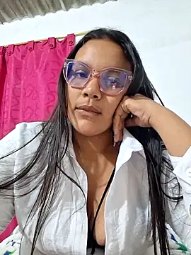 monicarokaforte online show from March 15, 2026, 4:40 am