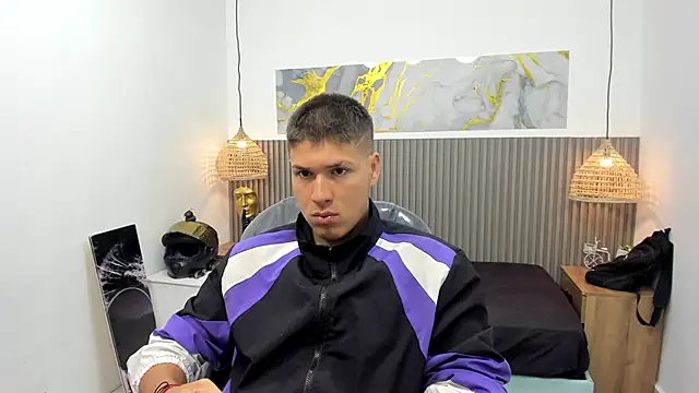 AlessandroFranco online show from May 20, 2026, 1:17 pm