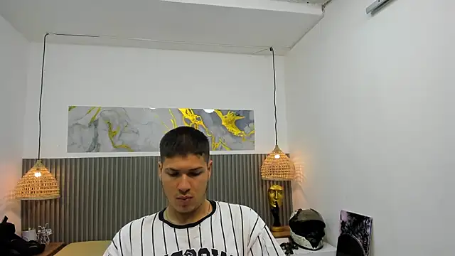 AlessandroFranco online show from June 19, 2026, 1:26 pm