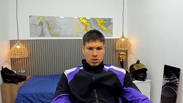 Snapshot of AlessandroFranco chatting on July 6, 2026, 12:35 pm AlessandroFranco online show from July 6, 2026, 12:35 pm