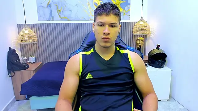 Snapshot of AlessandroFranco chatting on July 18, 2026, 12:42 pm AlessandroFranco online show from July 18, 2026, 12:42 pm