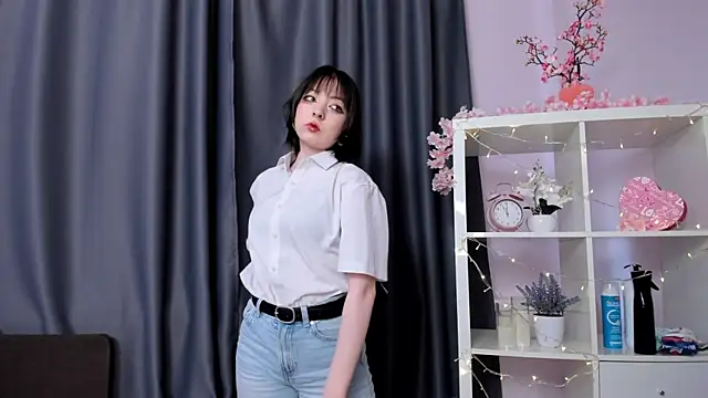 LeannKindla online show from April 23, 2026, 12:29 pm