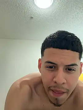 Snapshot of LatinHotxx2 chatting on July 26, 2026, 6:32 am LatinHotxx2 online show from July 26, 2026, 6:32 am