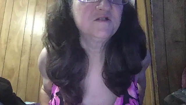 Snapshot of milfmichelle69 chatting on June 1, 2026, 11:45 am milfmichelle69 online show from June 1, 2026, 11:45 am