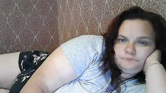 DollyGersonn online show from July 8, 2026, 1:32 am