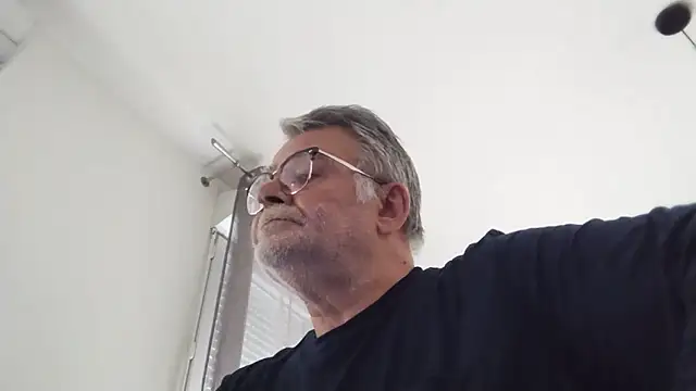 oura online show from May 18, 2026, 6:52 am