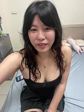 vivi131927 online show from April 3, 2026, 2:04 pm