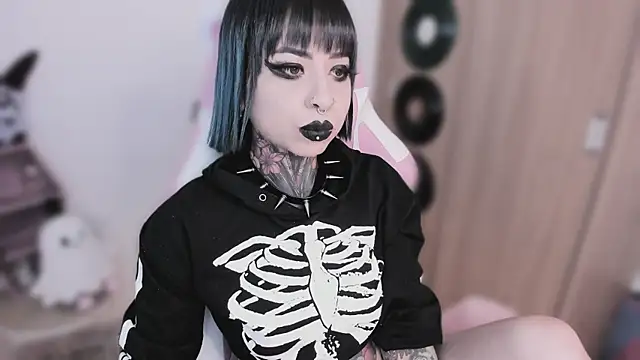 shes creepy online show from May 11, 2026, 6:30 am