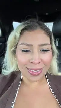 mxmxee online show from April 15, 2026, 2:35 pm