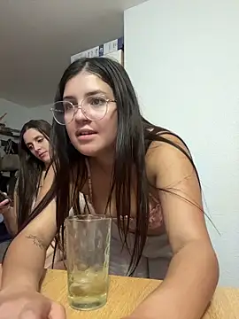 AitanaRosee online show from May 16, 2026, 1:02 am