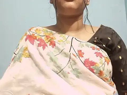 Emma 4433 online show from April 18, 2026, 5:28 pm