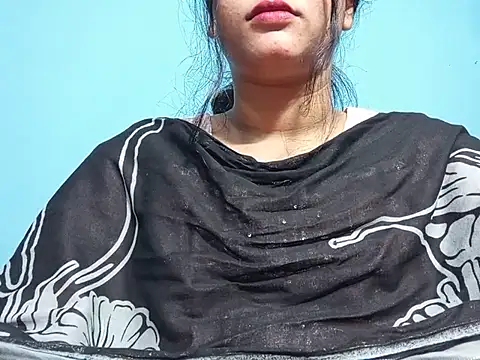 Emma 4433 online show from May 13, 2026, 4:37 pm
