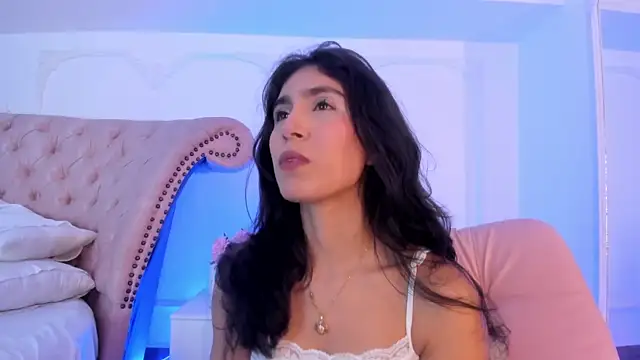 LucianaBlanco  online show from April 5, 2026, 3:20 pm