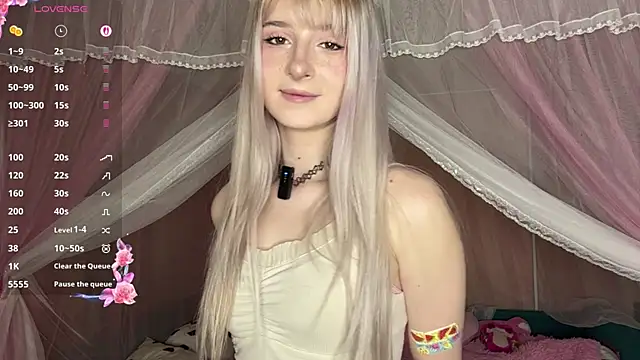 OnlyEva1 online show from April 19, 2026, 7:40 am