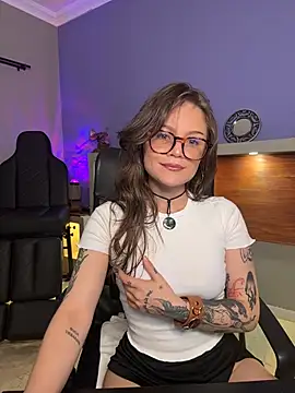 Tallulah Kinky online show from May 8, 2026, 5:18 pm
