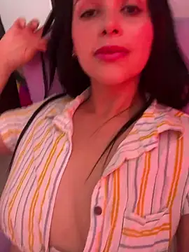 leila moretti online show from March 26, 2026, 4:01 pm