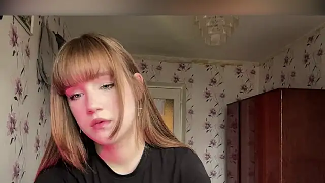 AnnaWasp online show from April 9, 2026, 5:29 am