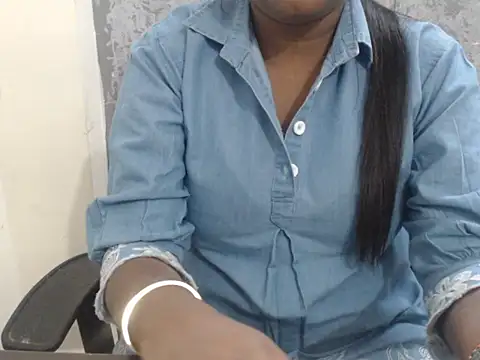 Naughty Sana online show from April 13, 2026, 7:03 am