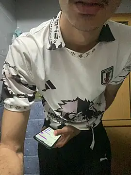 Achrafsad9i online show from April 5, 2026, 7:22 pm